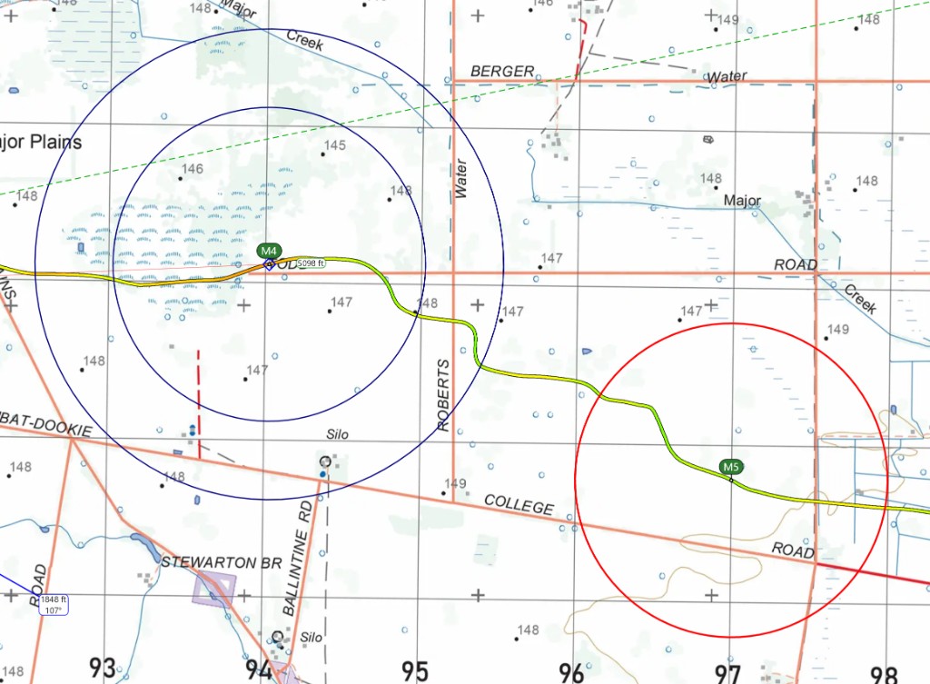 Distance rings around waypoints on the moving map